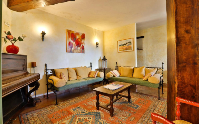 Hotel l'Estirado des Adrets