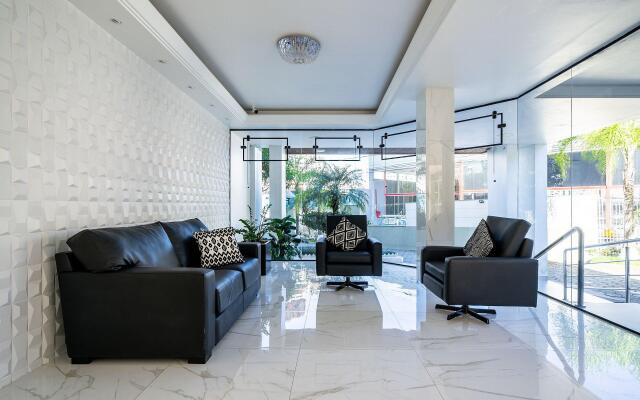Apto 750m da praia loc. privilegiada BC JDA402