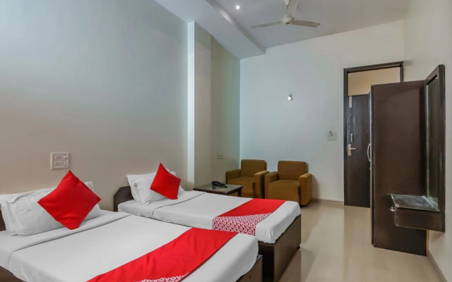 OYO 22349 Hotel Rainbow Inn