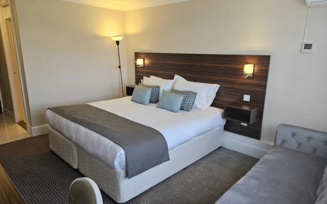 Palms Hotel & Retreat By Palette London Romford