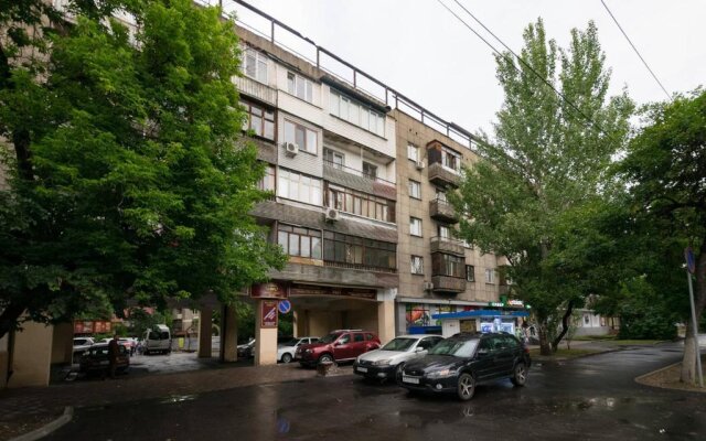 Nadezhda Apartment on Gogolya 117-87
