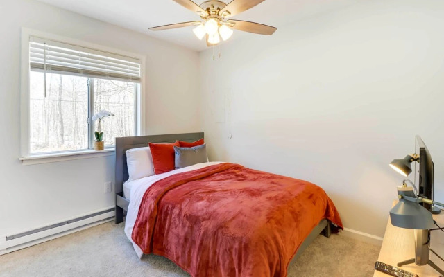 Modern Tobyhanna Home Near Lake Carobeth!