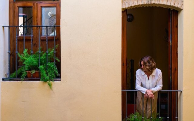 Eva Recommends Abades