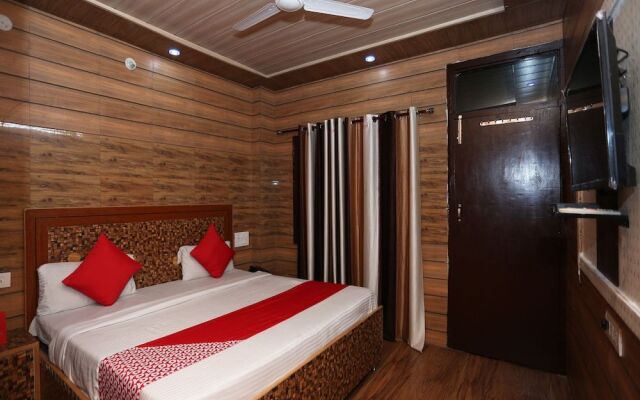 OYO 28835 Hotel Star