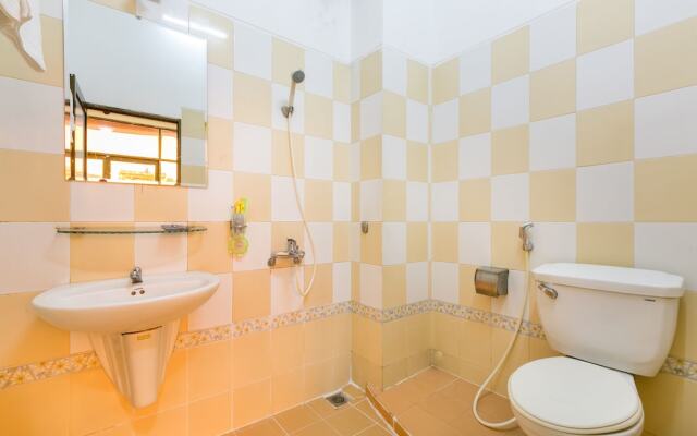 Quy Loc Hotel by OYO Rooms