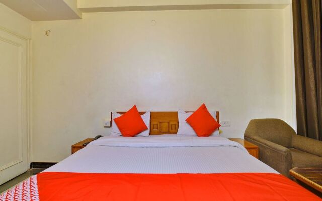 OYO Flagship 1298 Kohinoor Sindhi Camp