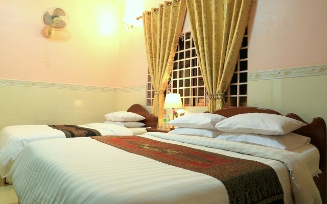 The Golden Square Villa