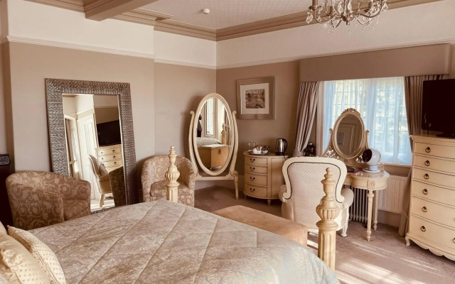Nuthurst Grange Country House Hotel