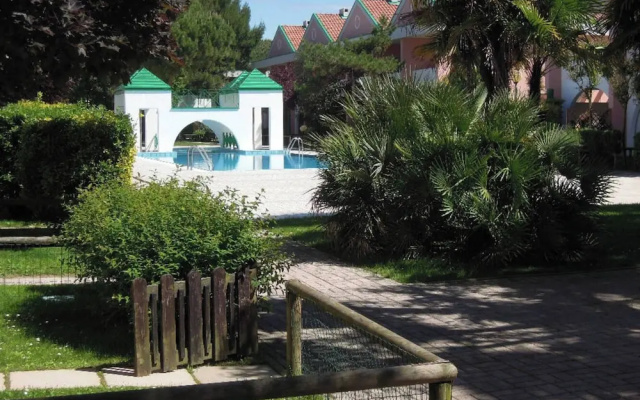 Spacious Apartment With Terrace and Pool in Bibione