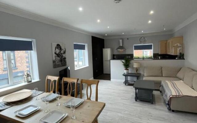 Large 1 bedroom Apartment Chester, Hoole Sleeps 4.