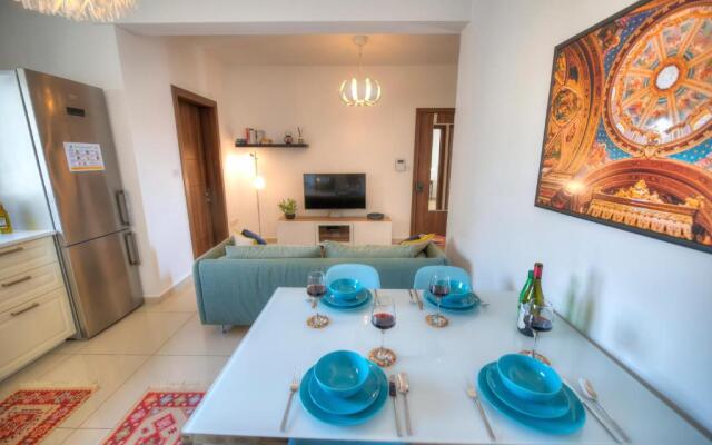 Charming 2 bedroom apartment close to Junior College ETUS1-1
