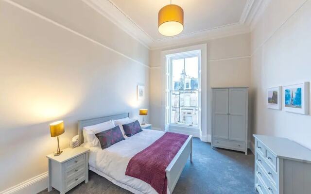 Wonderful Luxury West End Apartment