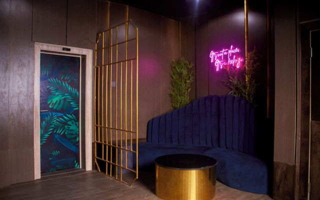 De Mipos Luxury Suites