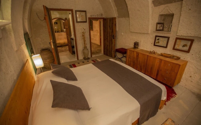 Asmali Cave House