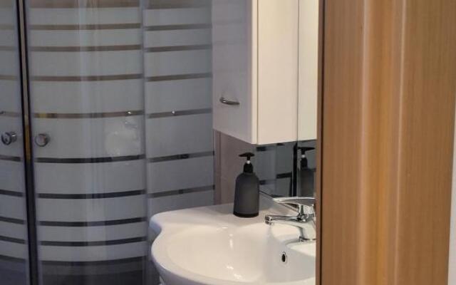 Relaxing city center west luxury studio
