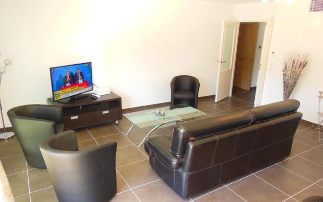 3 Bedrooms, 3 bathrooms central Cannes Lecerf 411