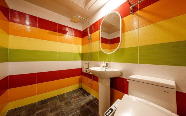 Pohang Jukdodong Gallery Hotel