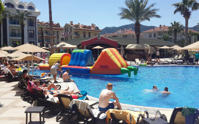 Club Anastasia Aparthotel