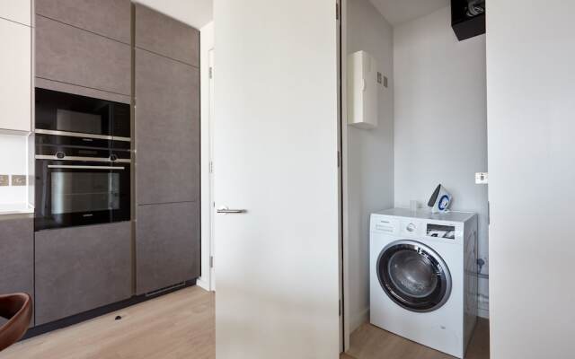 Sonder by Marriott Bonvoy Britain Quay Apartments Grand Canal Square
