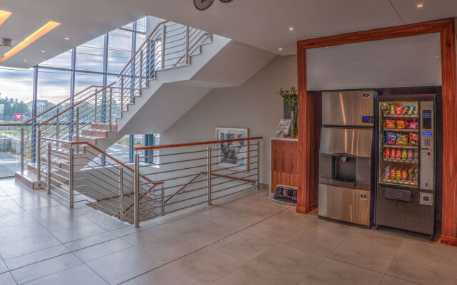 City Lodge Hotel Waterfall City