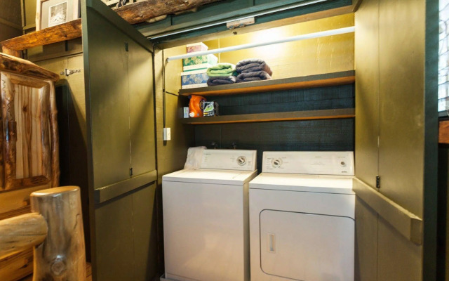 Treehouse by the Stream