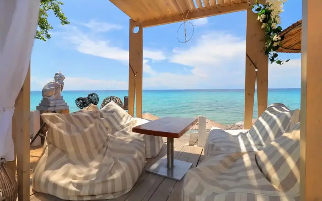Evlogia Hotel Seafront & Annex by Greek Pride