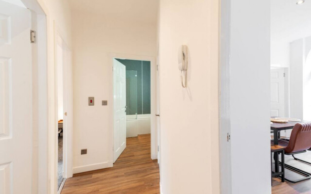 Bissets Bond - City Centre Warehouse Apartment