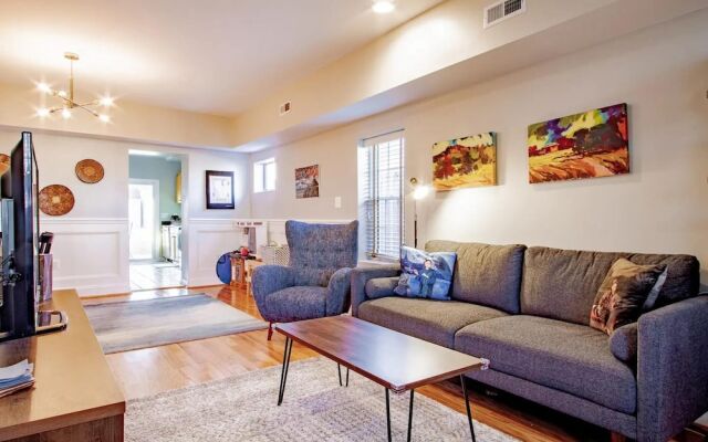 Family-friendly Home for travelers Near subway