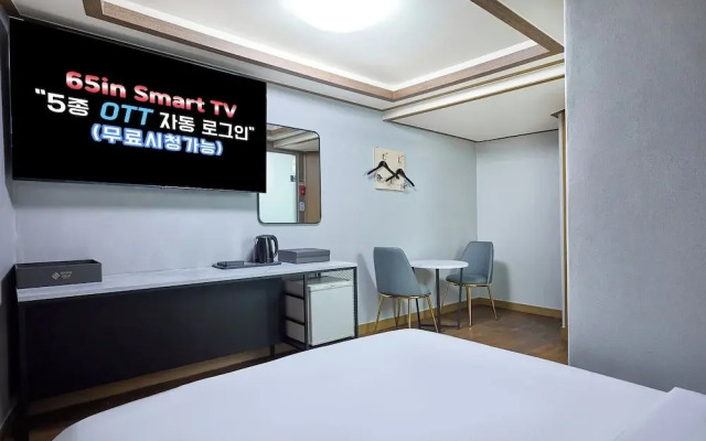 Thema Hotel - Seoul Singil
