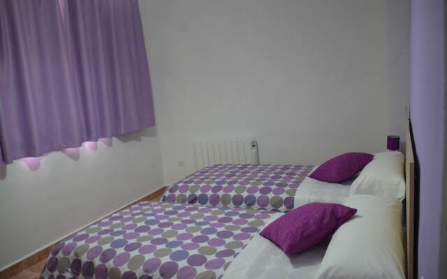 El Almendro y la Montaña