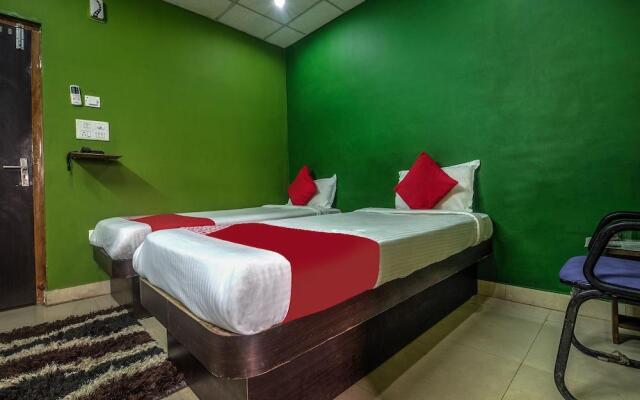 OYO 4518 Hotel Parashuram