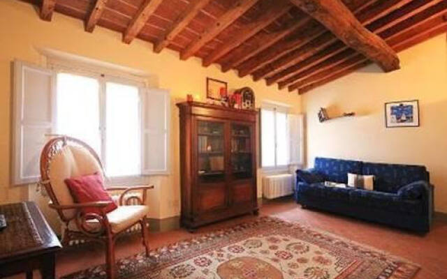 Monna Lisa Halldis Apartment