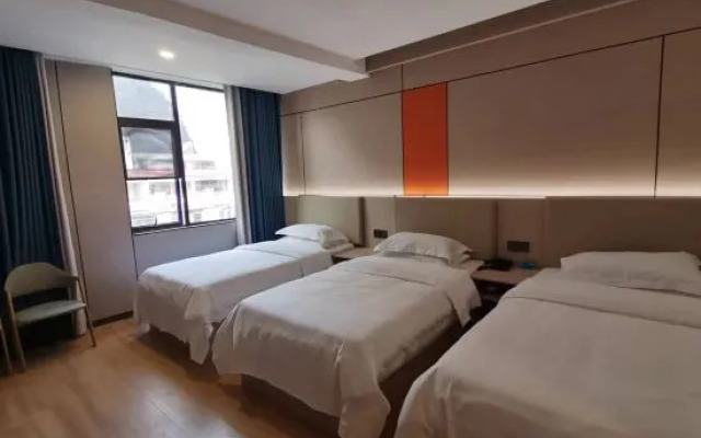 Hotel Pai Hezhou Lingfeng Plaza