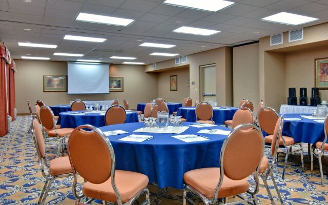 Holiday Inn Express & Suites Saskatoon by IHG