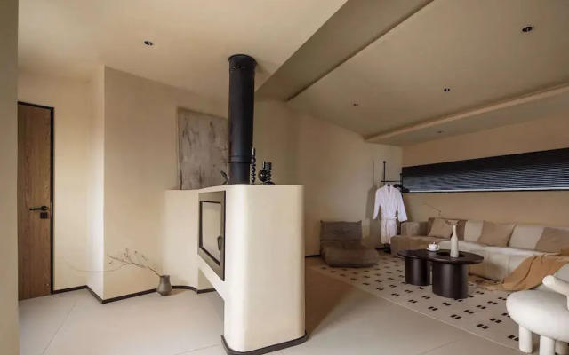 Moya Hotel - Qingdao Laoshan Scenic Area