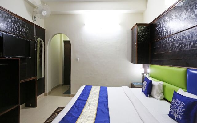 OYO 4451 Hotel Super Mall Residency