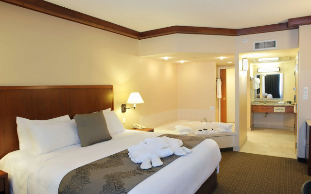 Best Western Plus Lamplighter Inn & Conference Centre