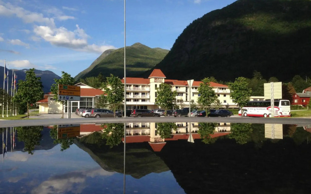 Grand Skei Hotel