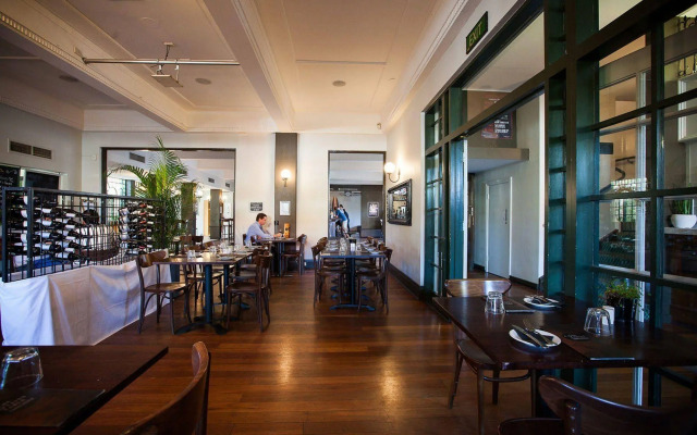 Captain Stirling Hotel