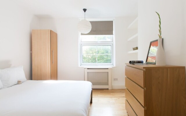 Bright 2BR Flat in St. Katharine's Docks