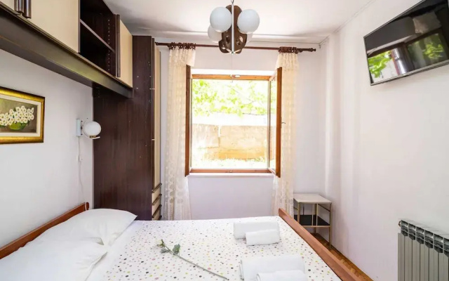 Apartments Stella - Three-bedroom Apartment With Balcony and Terrace