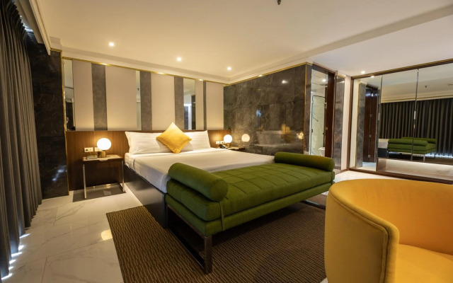 Star Plaza Hotel