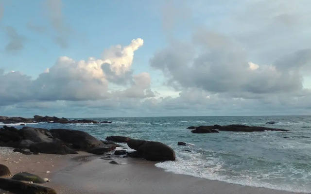 Kalimetiya Beach Cabana Near Beach 4 Minutes Walk