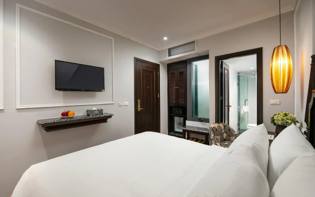 Salute Premium Hotel & Spa – Guest Rooms – Hanoi