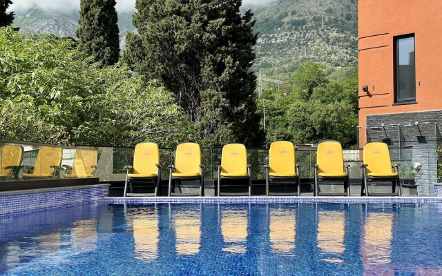 Hotel Del Medio