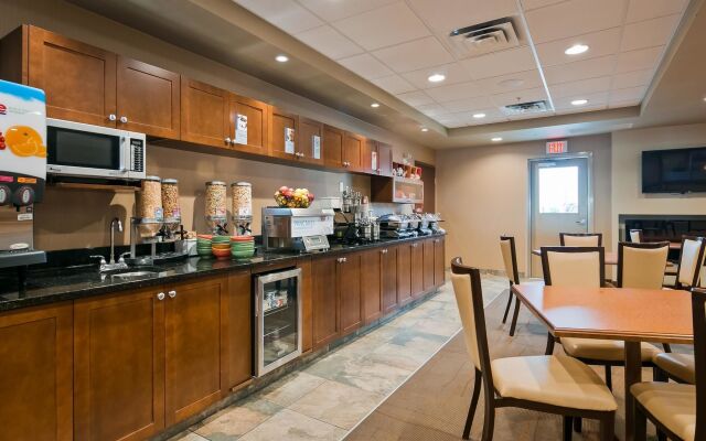 Best Western Plus Service Inn & Suites