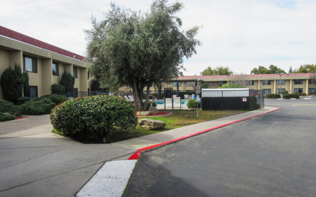 Rodeway Inn & Suites