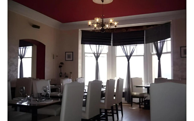 Porth Avallen Hotel
