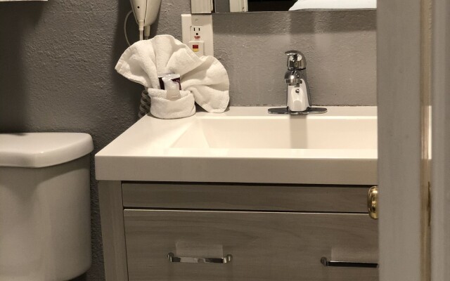 Anaheim Executive Inn & Suites