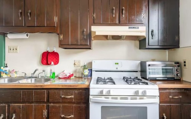 Cozy Cape Cod Bungalow